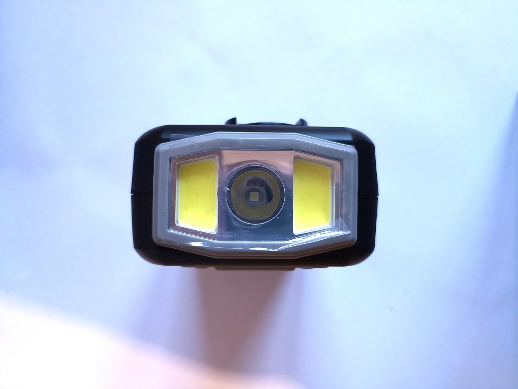 Acta Berg 0001-GR Kurbelradio, Seitenansicht mit Lampe
