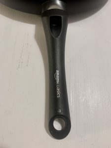 Amazon Basics Pfannen-Set Griff Rückseite