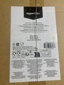 Amazon Basics Pfannen-Set Nahaufahme Karton-Label