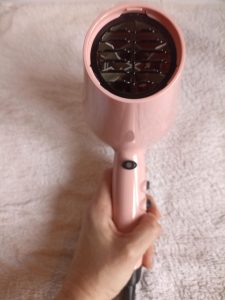 BaByliss 5337PRE Haartrockner. Vorderansicht mit Blick ins Gebläse