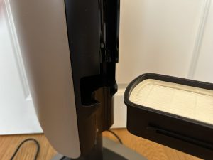 Basisstation des Dreame Z10 Station Akku-Staubsauger mit entnommenemFilter
