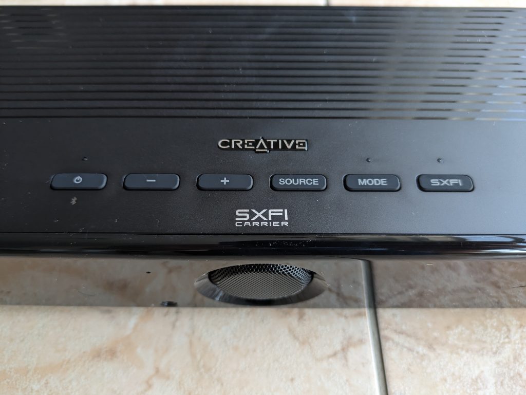 Bedienfeld der Creative SXFI CARRIER Soundbar
