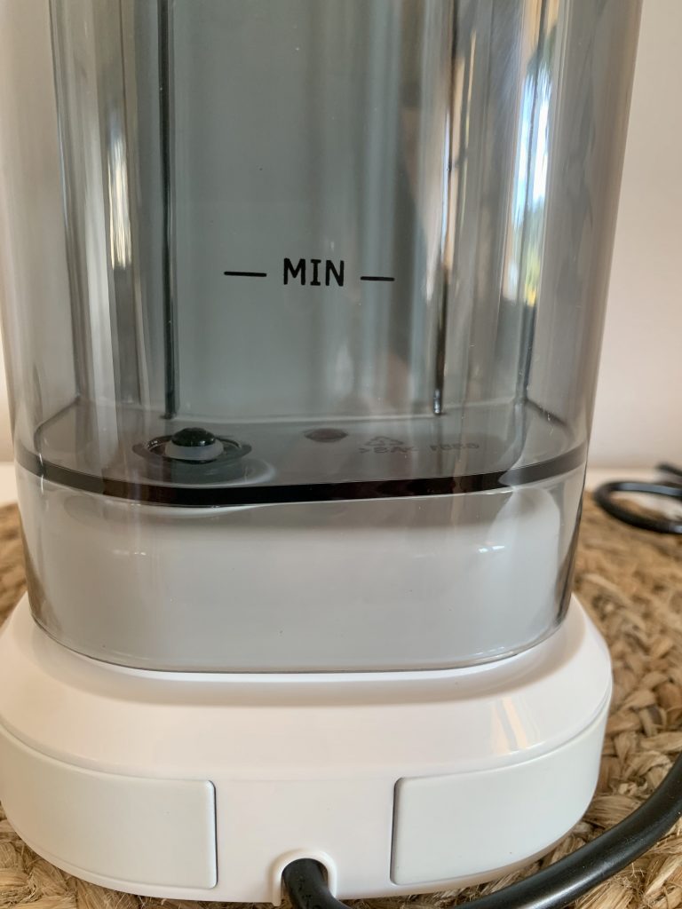 Cecotec Cafelizzia 790 White Siebträgermaschine Wassertank Minimalmarkierung