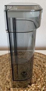 Cecotec Cafelizzia 790 White Siebträgermaschine Wassertank von der Seite