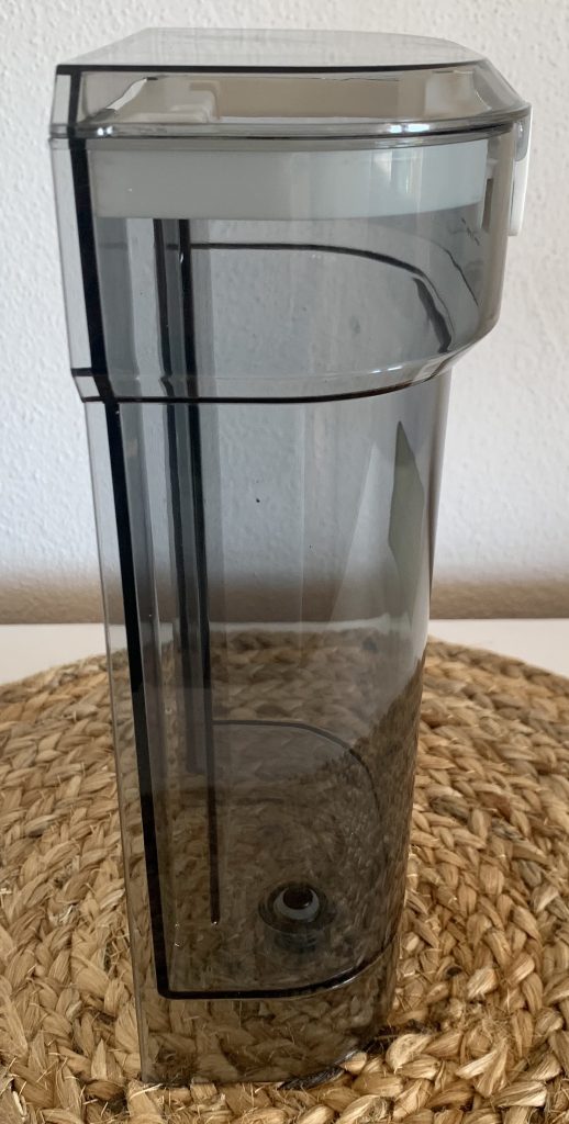 Cecotec Cafelizzia 790 White Siebträgermaschine Wassertank von der Seite