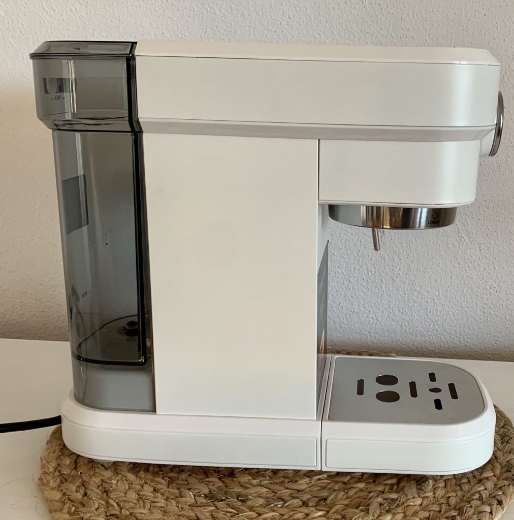 Cecotec Cafelizzia 790 White Siebträgermaschine von der linken Seite