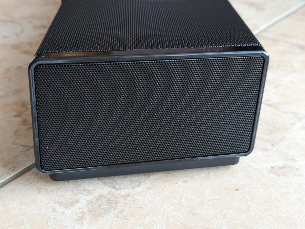 Creative SXFI CARRIER Soundbar von der linken Seite