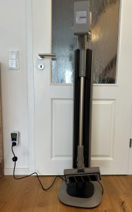 Dreame Z10 Station Akku-Staubsauger in der Basisstation