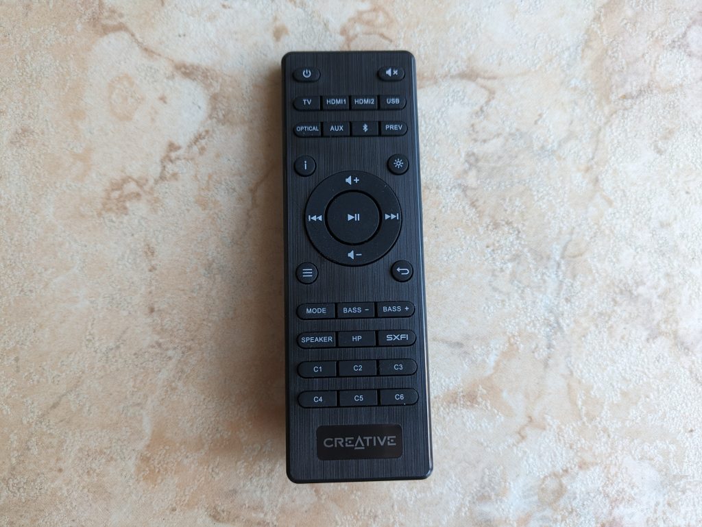 Fernbedienung der Creative SXFI CARRIER Soundbar von oben