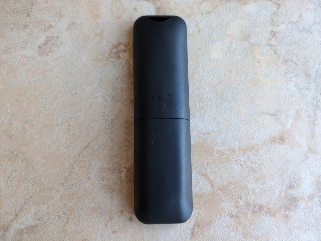 Fernbedienung der Creative Soundblaster Katana V2 Soundbar von unten