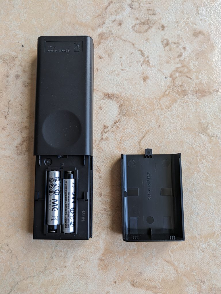 Fernbedienung der Sony HT A7000 Soundbar von unten