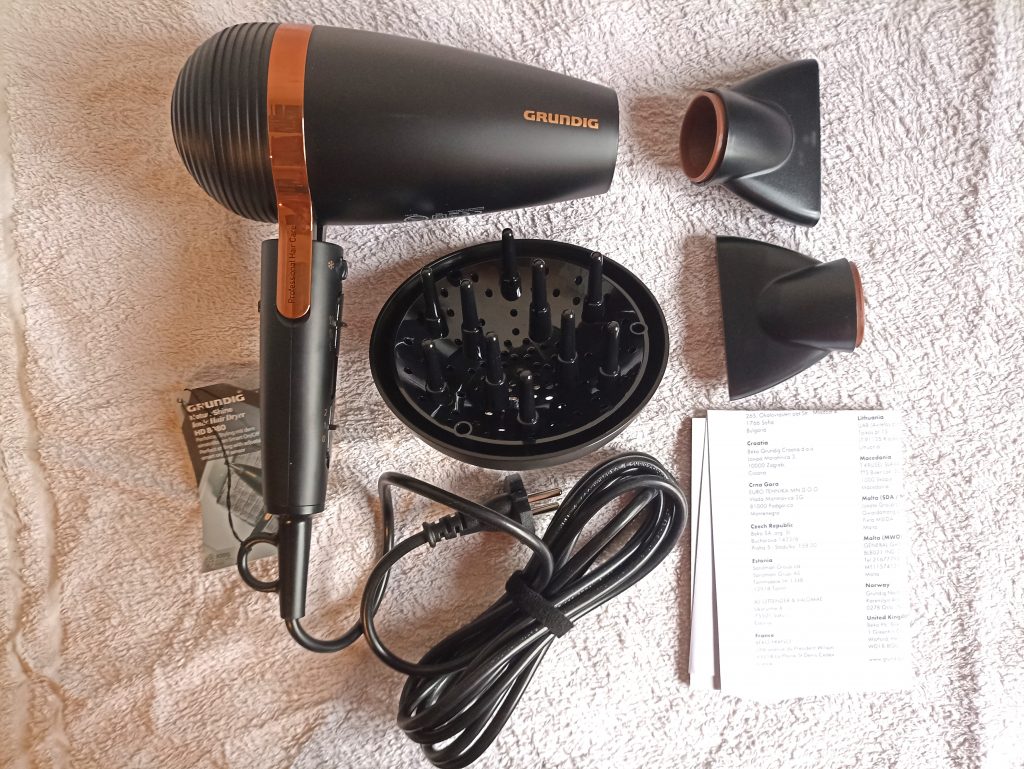 GRUNDIG Naturashine HD 8080 Haartrockner, Lieferumfang
