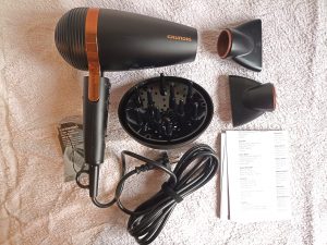 GRUNDIG Naturashine HD 8080 Haartrockner, Lieferumfang