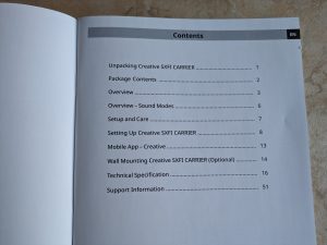 Geöffnete Bedienungsanleitung der Creative SXFI CARRIER Soundbar