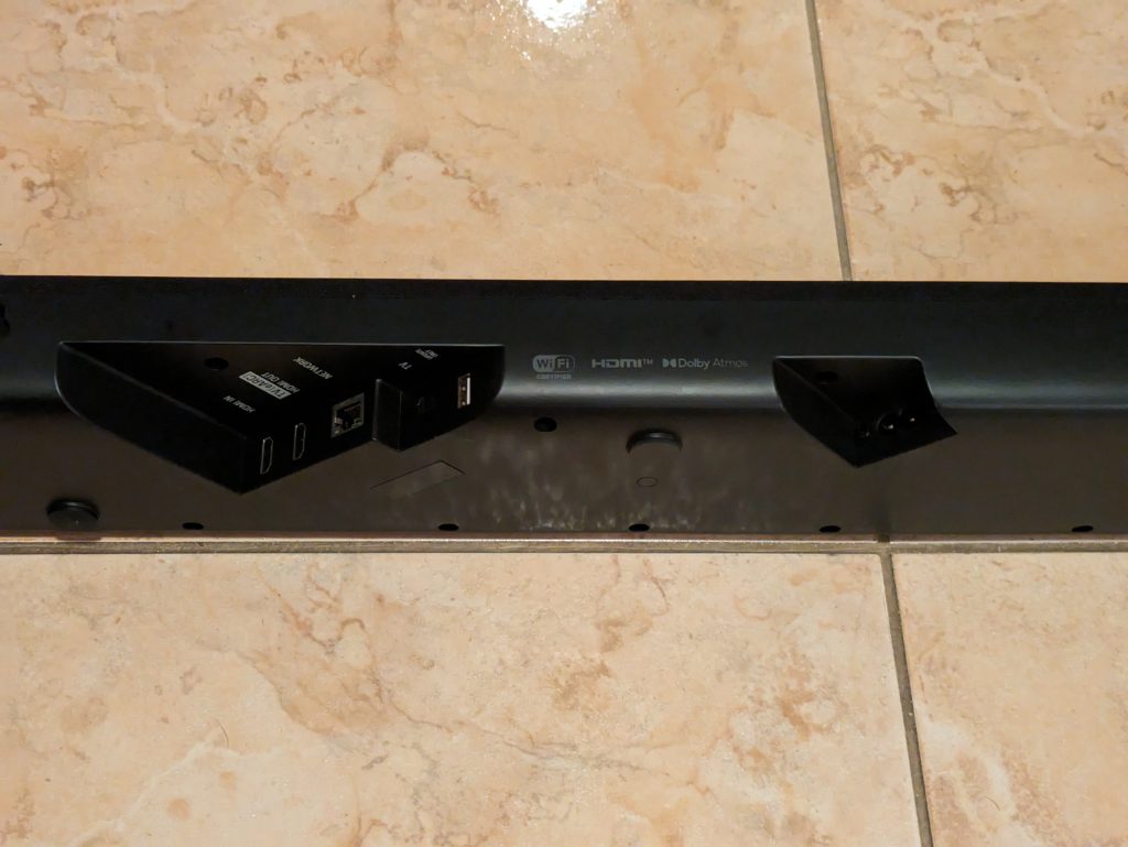 Gesamtansicht der Anschlüsse der Yamaha True X Bar 50A Soundbar