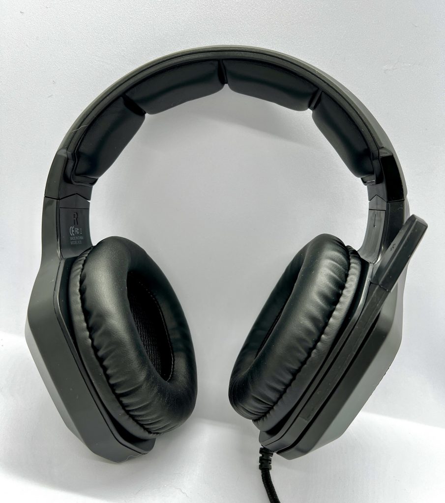 DIZA100 K10 Gaming-Headset von vorne