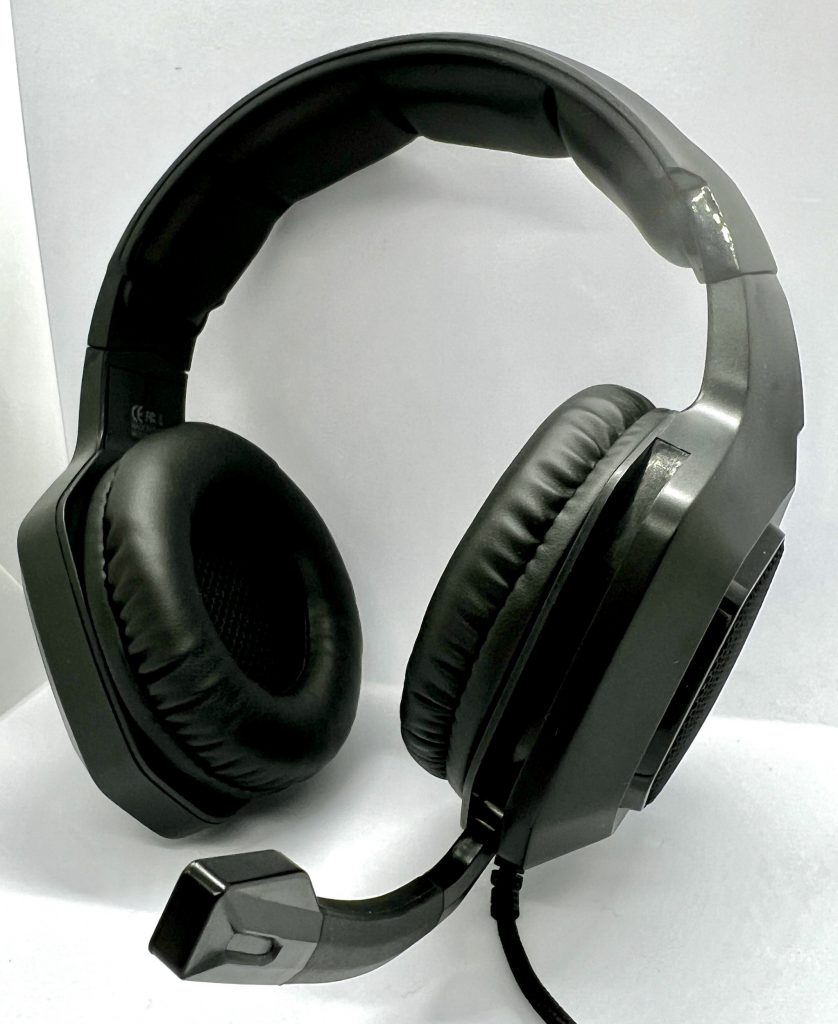 DIZA100 K10 Gaming-Headset von vorne