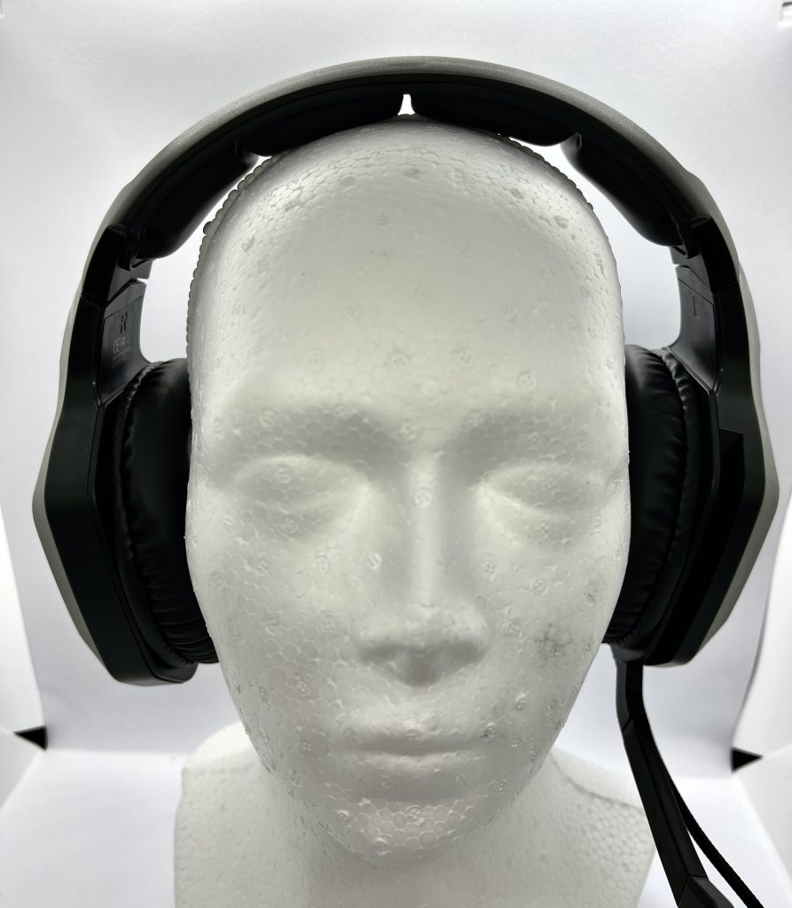 DIZA100 K10 Gaming-Headset von vorne