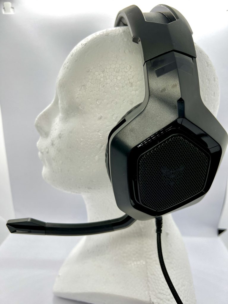 DIZA100 K10 Gaming-Headset von der Seite