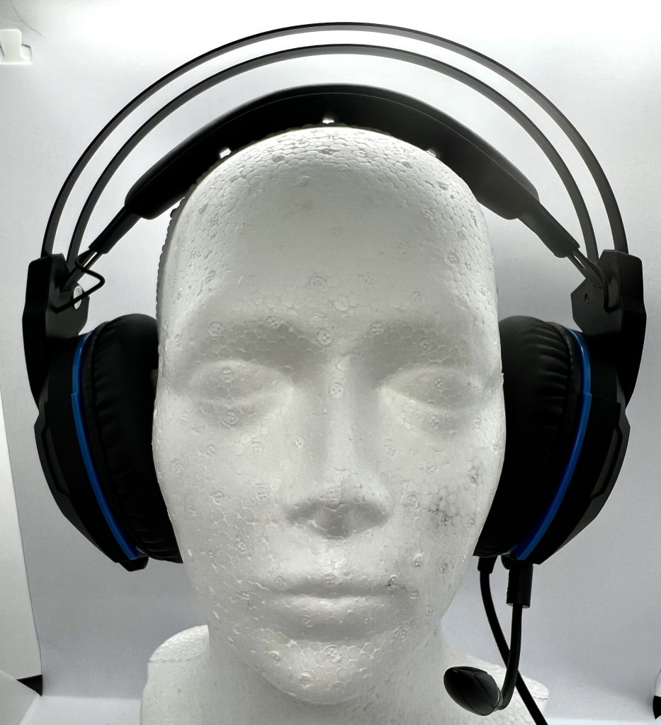 Klim Mantis V2 Gaming-Headset von vorne