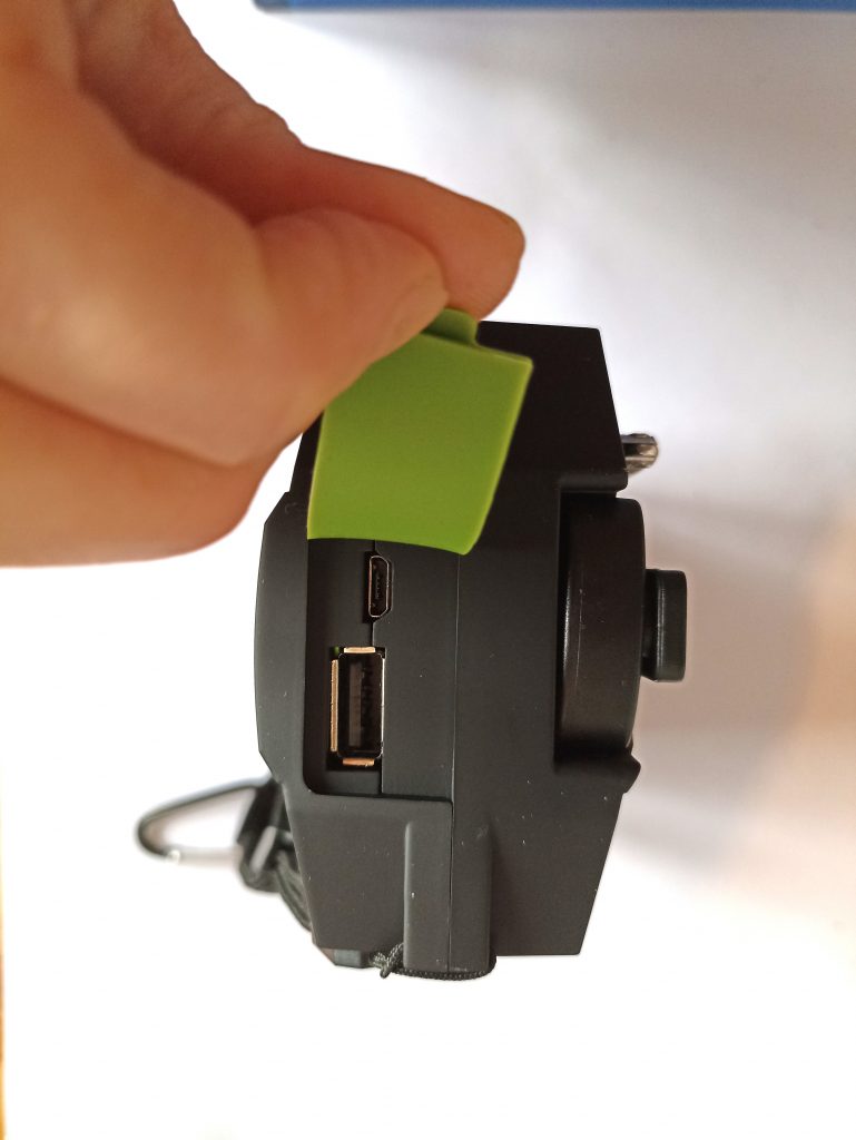Nigecue Radio01-d Kurbelradio, Radio Seitenansicht, DC 5V und USB ohne Deckel