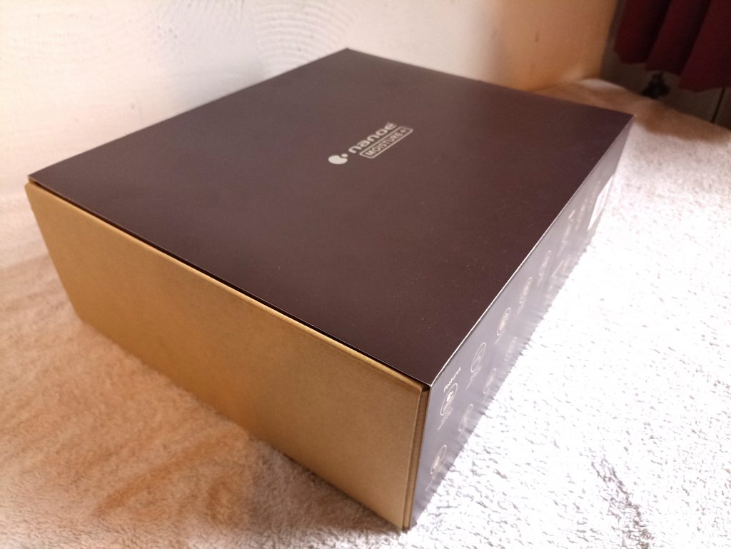 Panasonic EH-NA0J Haartrockner, Verpackung Schrägansicht