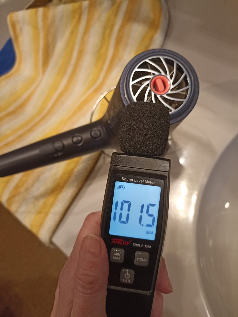 Philips BHD51000 Haartrockner, Messen der Lautstärke in Dezibel