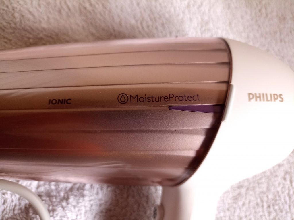 Philips DryCare Prestige HP8280 00 Haartrockner, Nahaufnahme Schriftzug