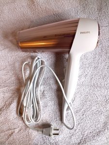 Philips DryCare Prestige HP8280 00 Haartrockner, Seitenansicht 1