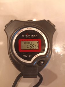 Philips DryCare Prestige HP828000 Haartrockner, Messen der Trocknungsgeschwindigkeit 1 Minute 55 Sekunden