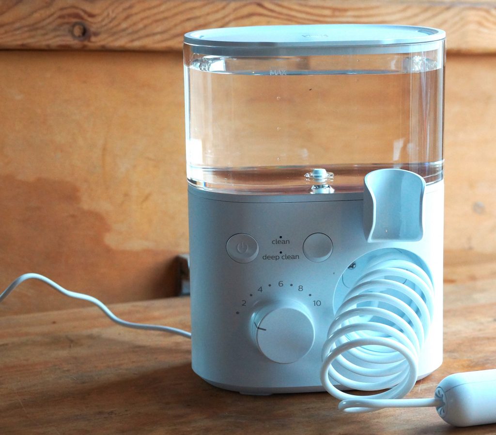Philips Sonicare Munddusche Tank befüllt