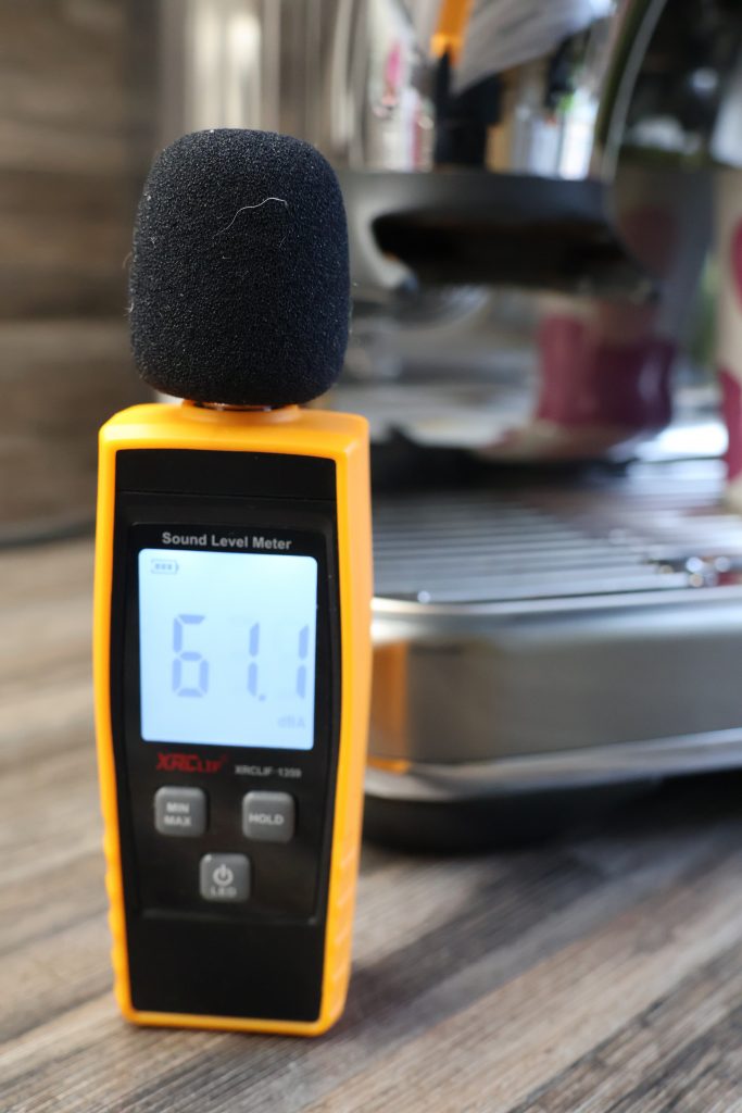 Sage Barista Touch Impress Siebträgermaschine Messwert Lautstärke
