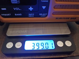 Sangean MMR88 DAB Kurbelradio, Gewicht auf der Waage