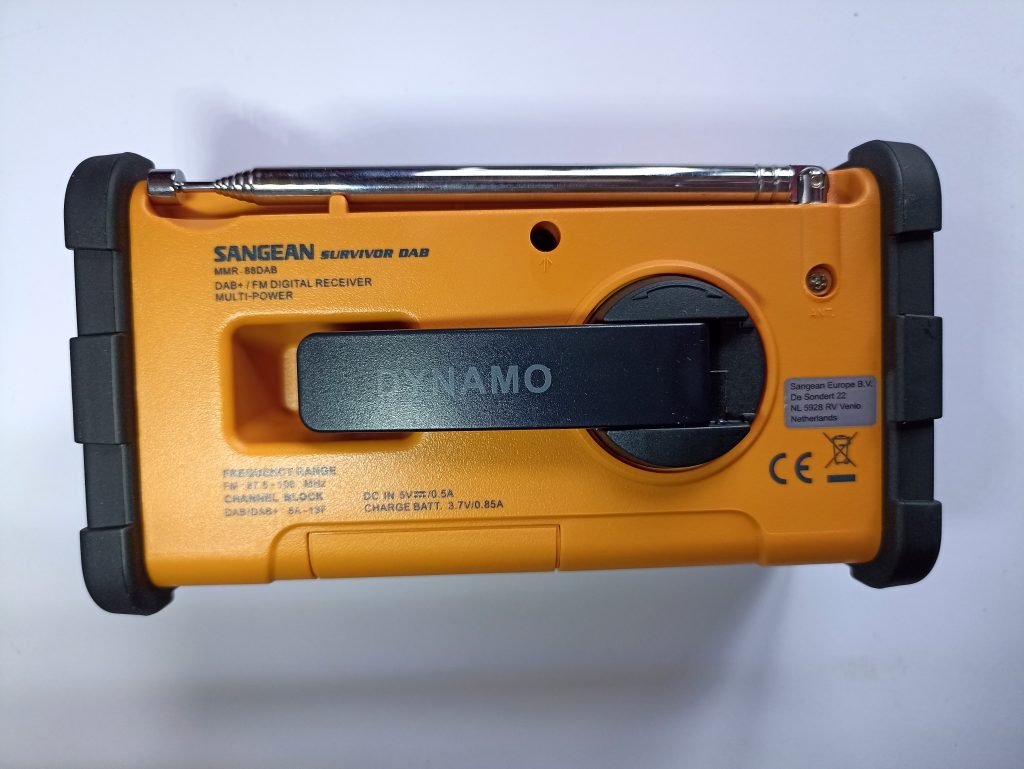 Sangean MMR88 DAB Kurbelradio, Rückansicht