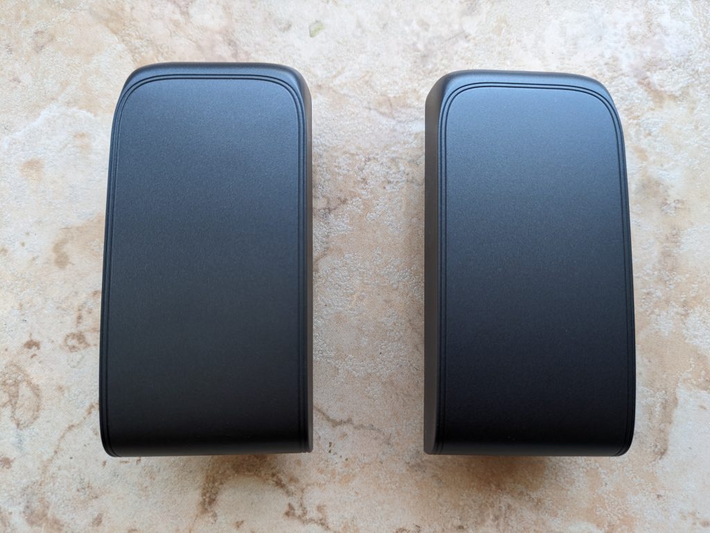 Seitliche Abdeckungen für die JBL Bar 800 Soundbar von vorne