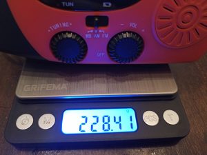 Solarbaby 0810 Kurbelradio, Gewicht auf der Waage