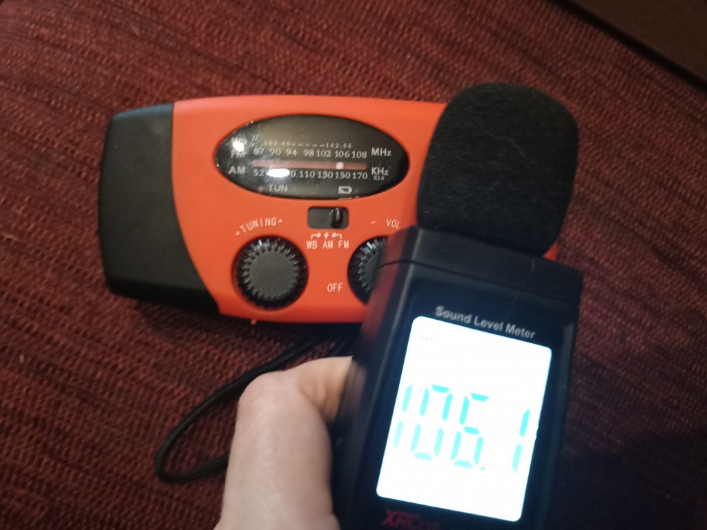 Solarbaby 0810 Kurbelradio, Lautstärke Alarm in Dezibel