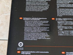 Verpackung der Creative Soundblaster Katana V2 Soundbar von hinten, dritte Nahansicht