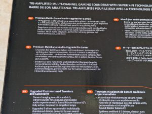 Verpackung der Creative Soundblaster Katana V2 Soundbar von hinten, zweite Nahansicht