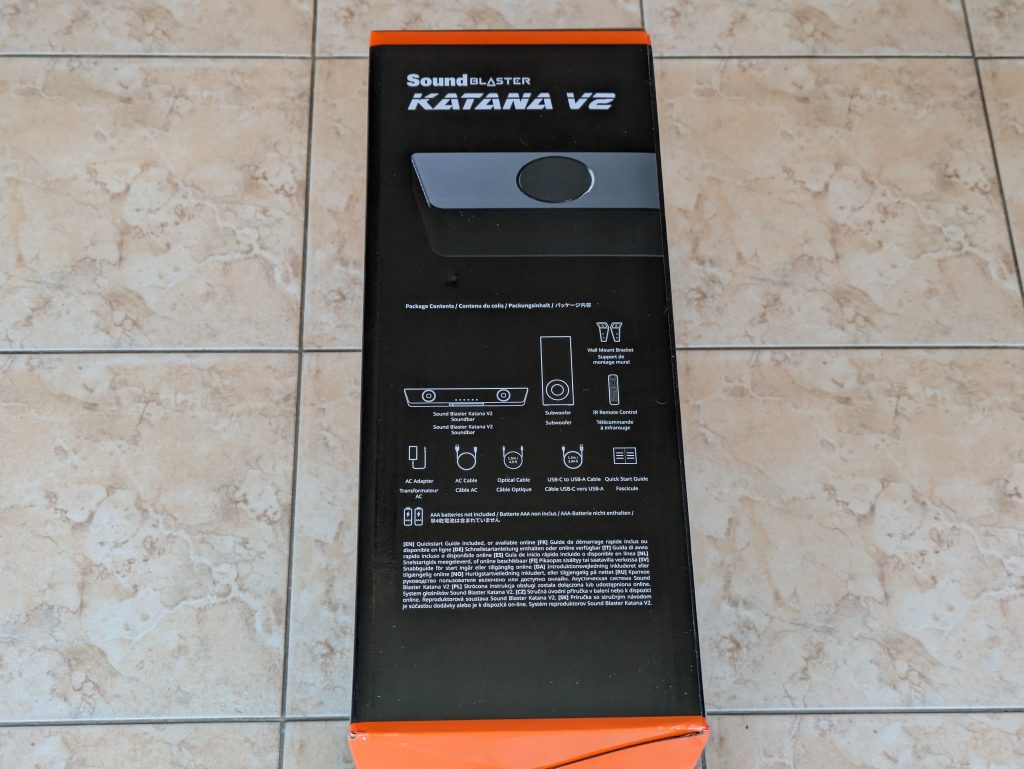 Verpackung der Creative Soundblaster Katana V2 Soundbar von rechts