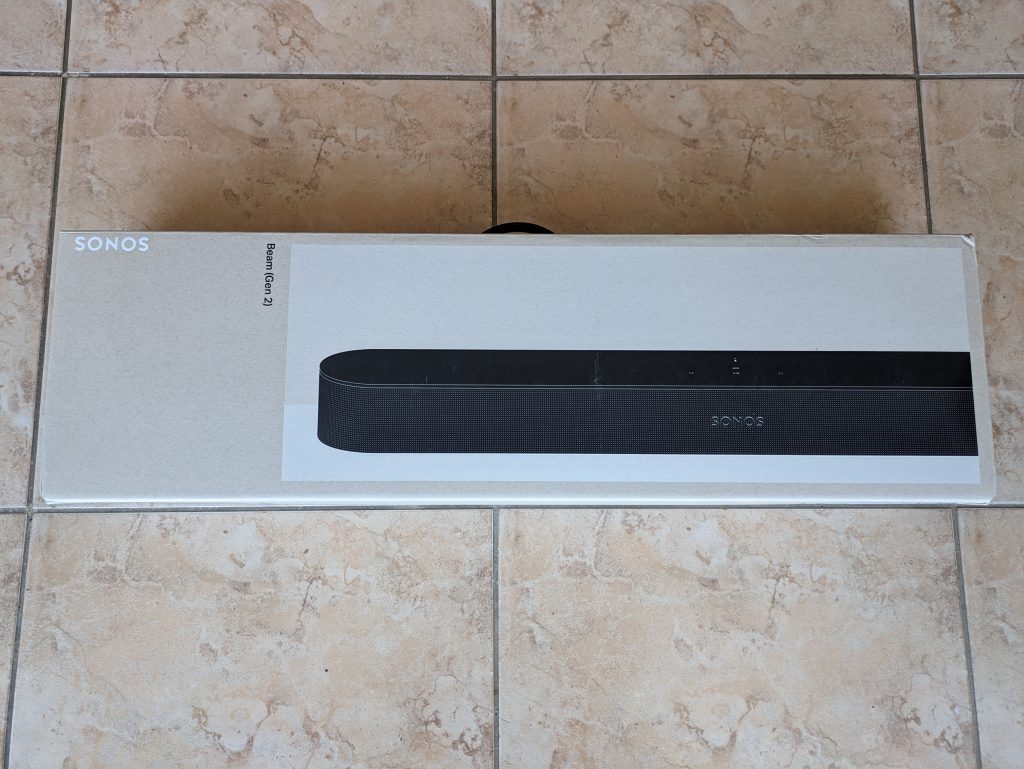 Verpackung der Sonos Beam (Gen 2) Soundbar von vorne
