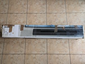 Verpackung der Sony HT A7000 Soundbar von vorne