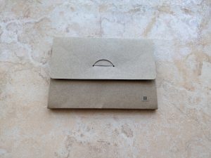 Verpackung für die Anleitungen der JBL Bar 800 Soundbar