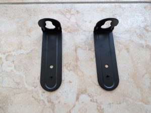 Wandhalterung der JBL Bar 800 Soundbar von vorne