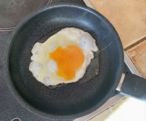 Woll Concept Pfanne mit Spiegelei
