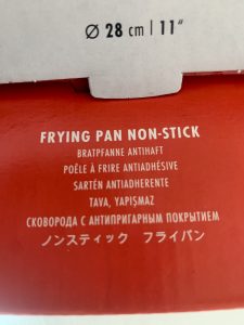 ZWILLING Madura Plus Pfanne Produktinformationen auf dem Schutzkarton Teil 4