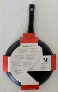 ZWILLING Madura Plus Pfanne mit Schutzkarton von unten