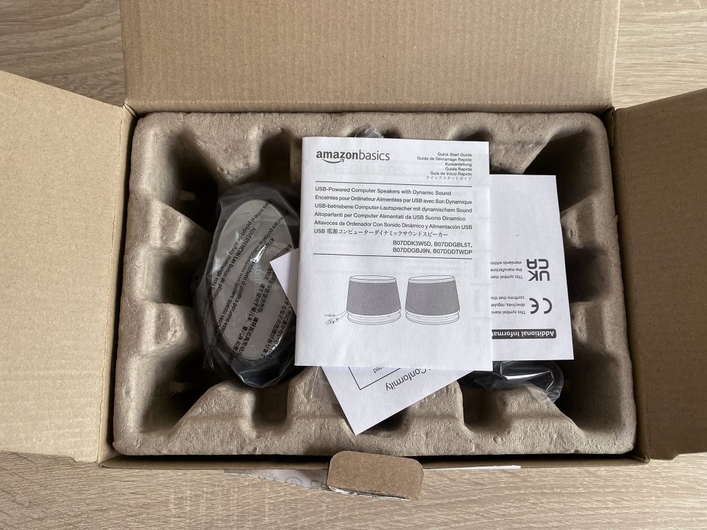 AmazonBasics V620 PC-Lautsprecher in der Verpackung