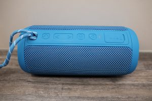 Ortizan X10 Bluetooth-Lautsprecher ausgepackt Knöpfe