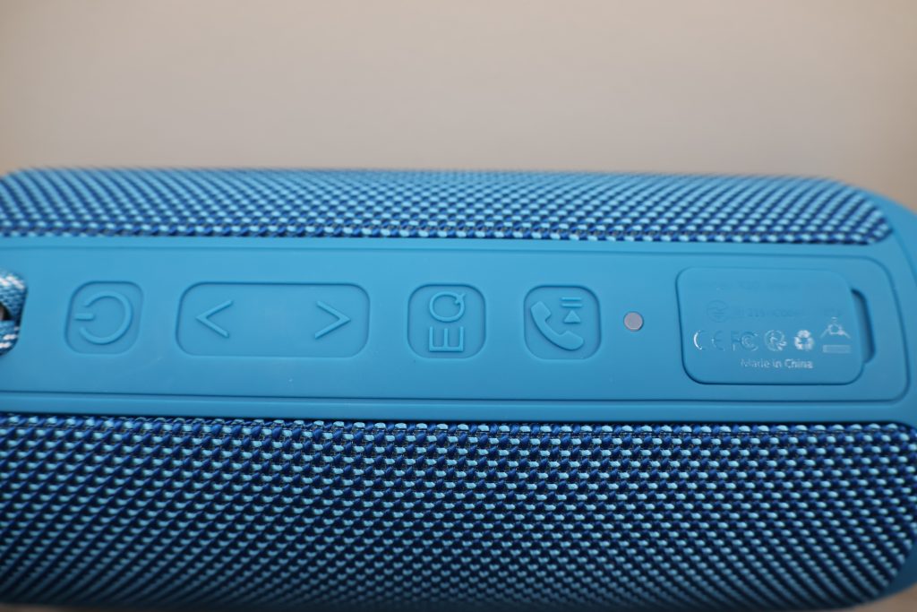 Ortizan X10 Bluetooth-Lautsprecher Knöpfe Nahansicht